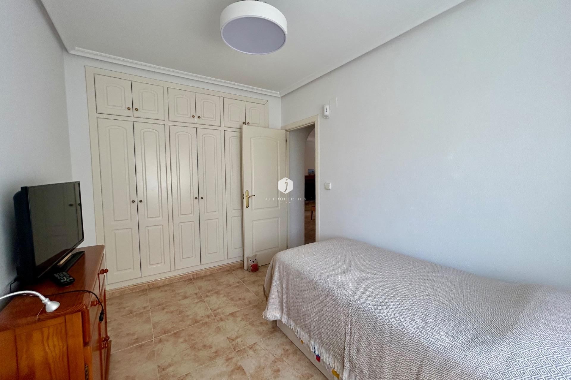 Aus zweiter Hand - Villa -
Torrevieja - San luis