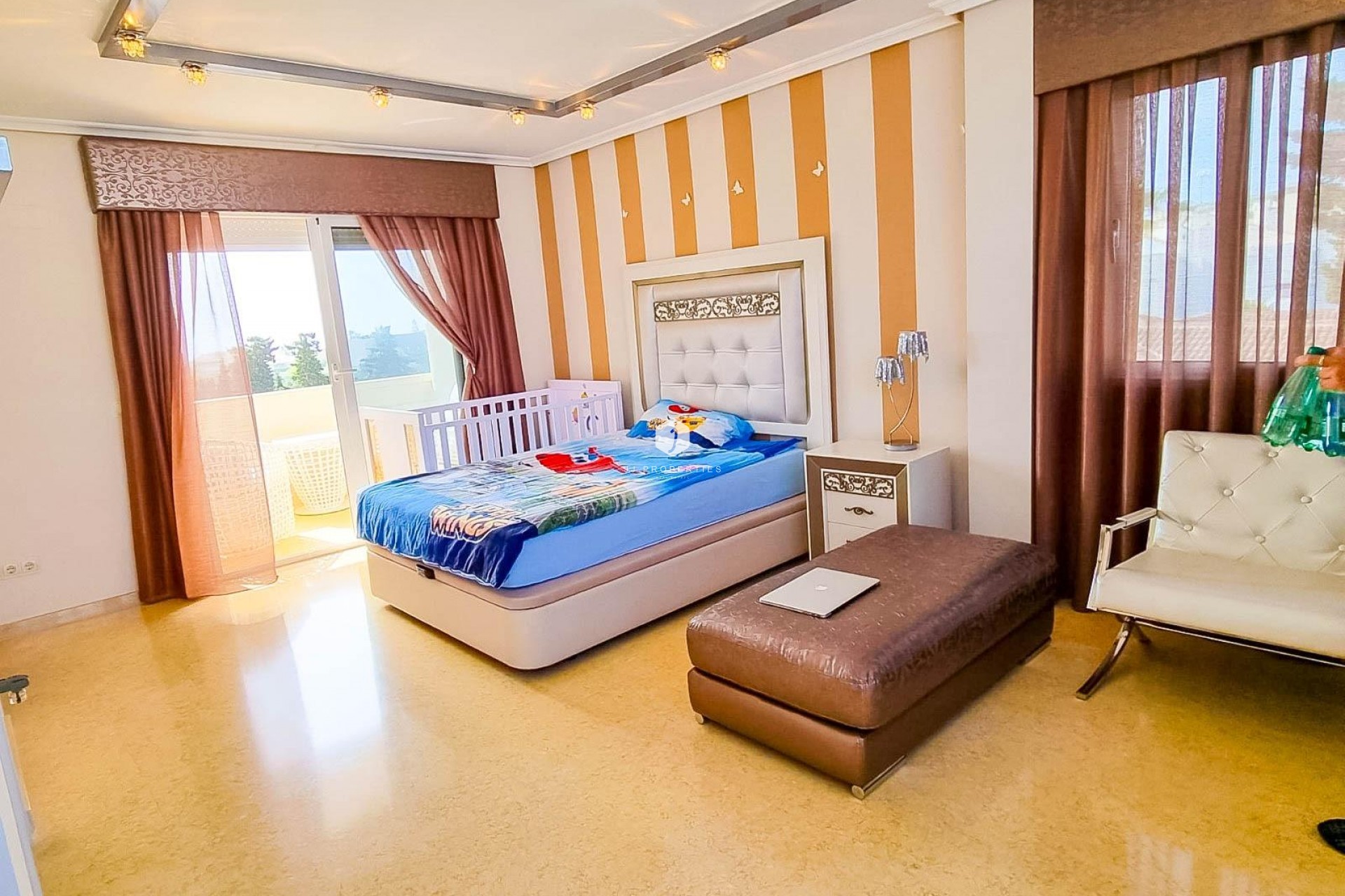 Aus zweiter Hand - Villa -
Torrevieja - Torre la mata