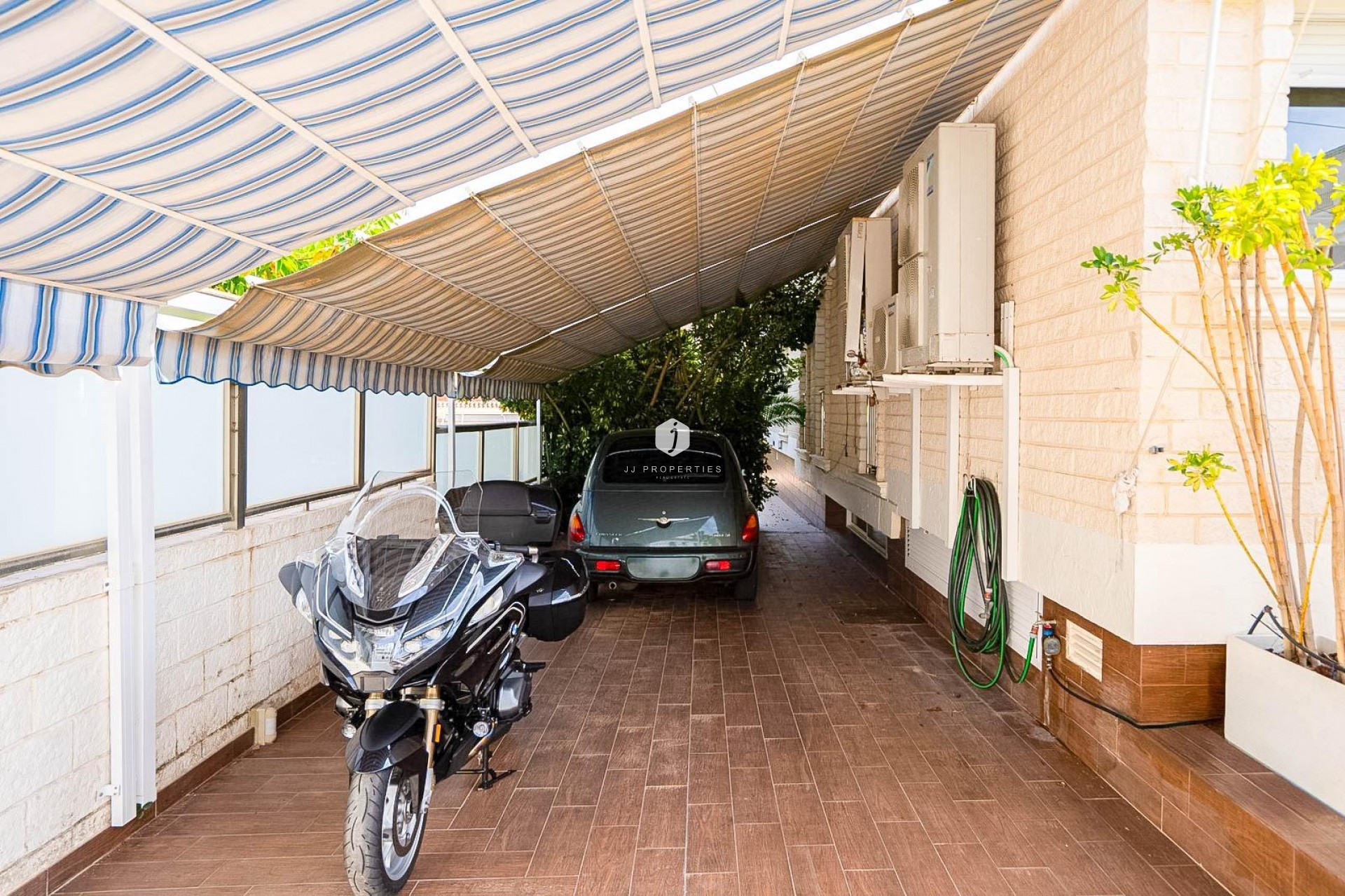 Aus zweiter Hand - Villa -
Torrevieja - Torre la mata