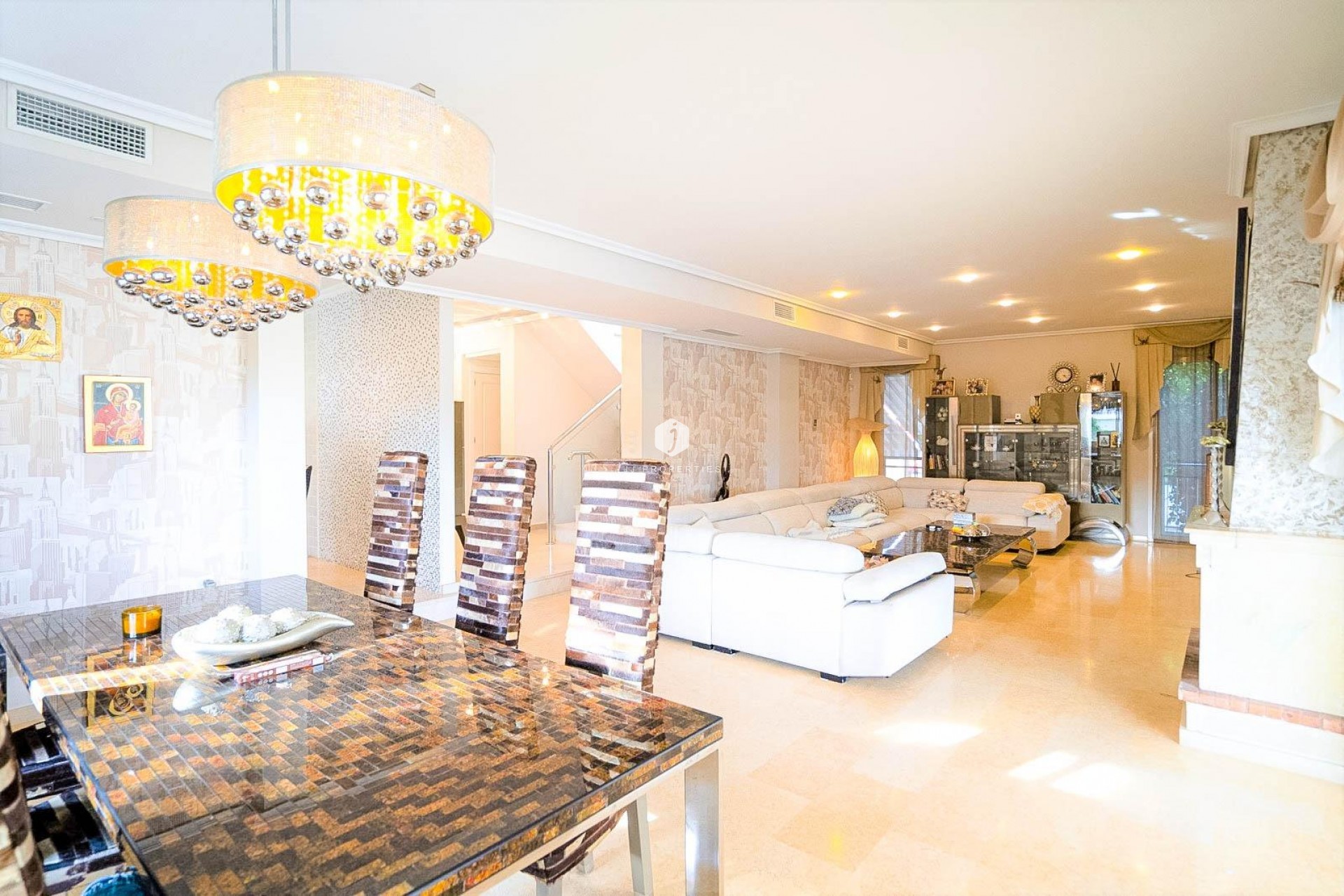 Aus zweiter Hand - Villa -
Torrevieja - Torre la mata