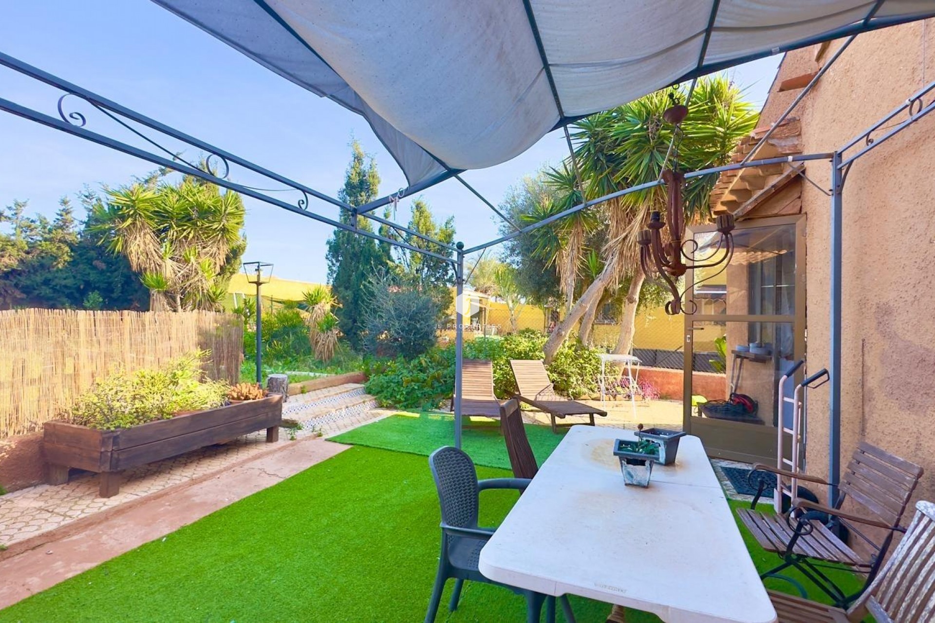 Aus zweiter Hand - Villa -
Torrevieja - Torreblanca