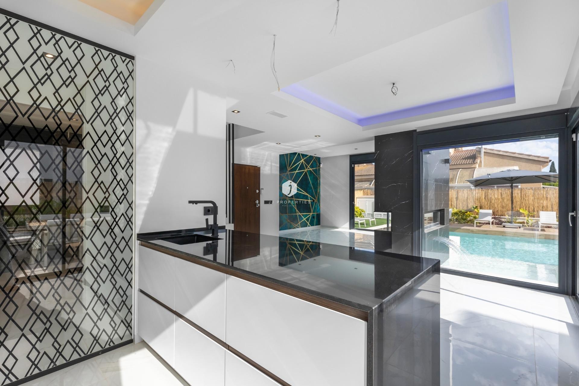 Aus zweiter Hand - Villa -
Torrevieja - Torreta Florida