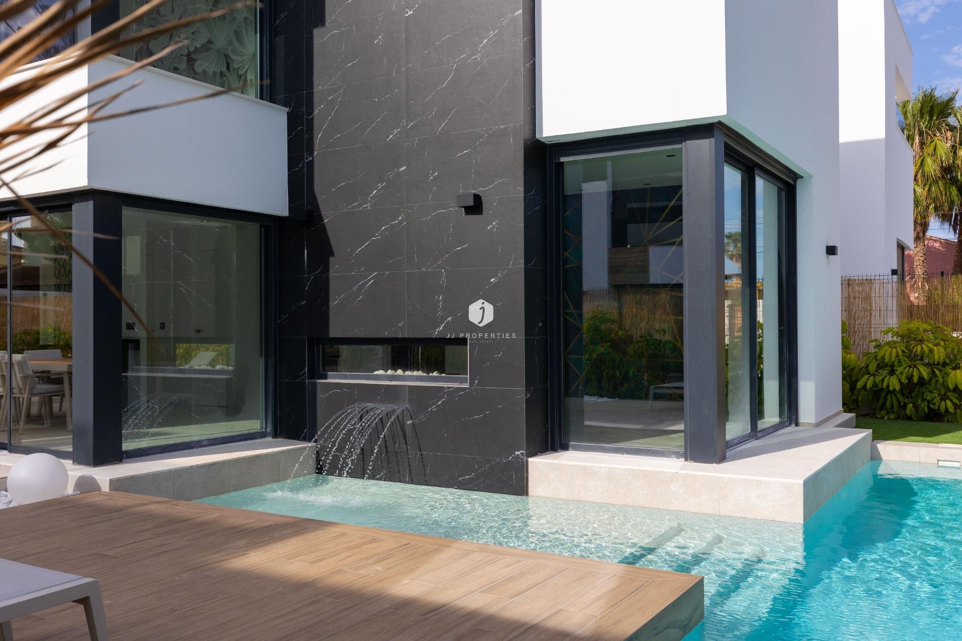 Aus zweiter Hand - Villa -
Torrevieja - Torreta Florida