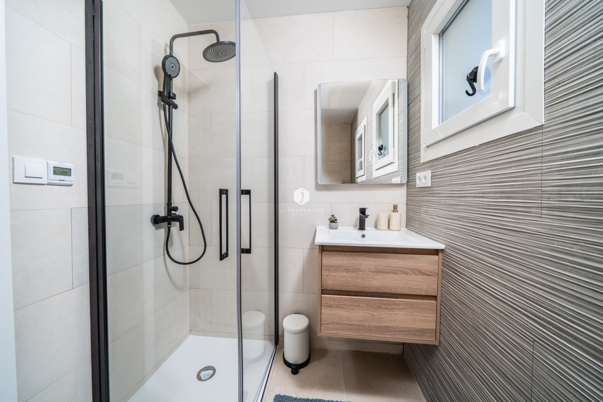 Aus zweiter Hand - Wohnung -
El Chaparral - Costa Blanca