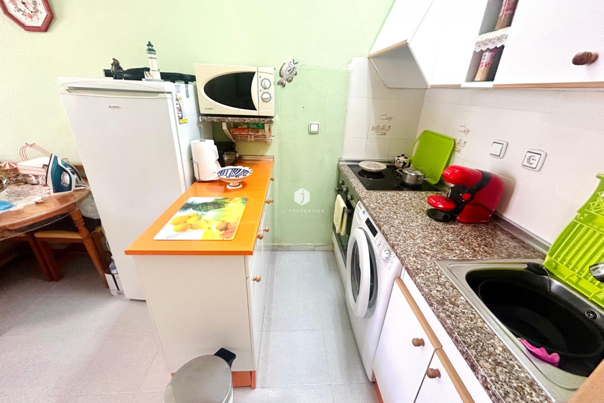 Aus zweiter Hand - Wohnung -
El Chaparral - Inland