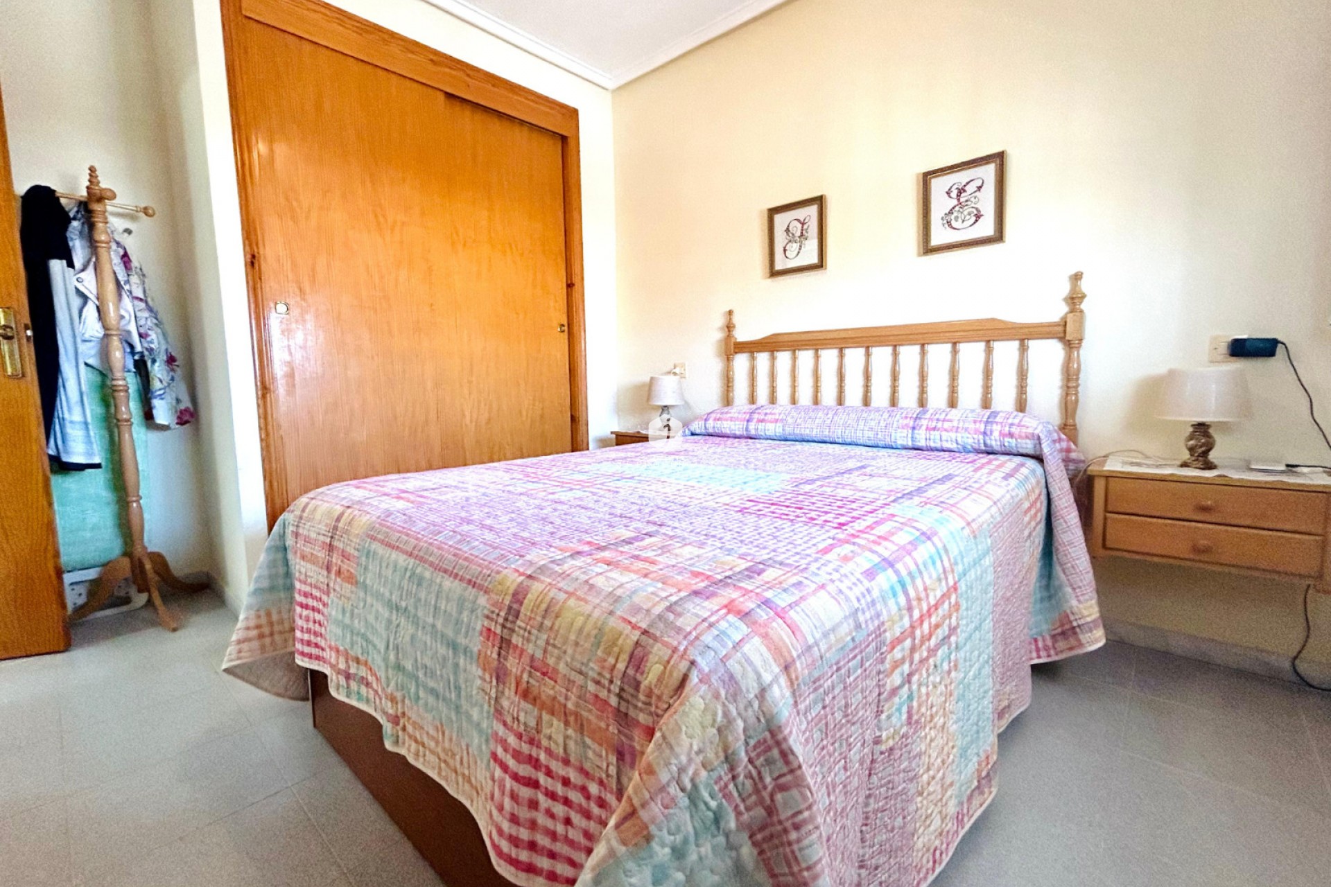 Aus zweiter Hand - Wohnung -
El Chaparral - Inland