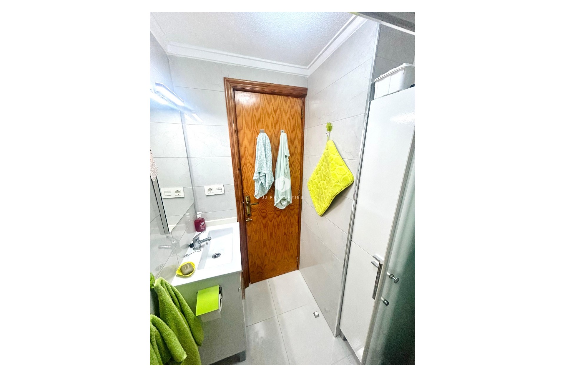 Aus zweiter Hand - Wohnung -
El Chaparral - Inland