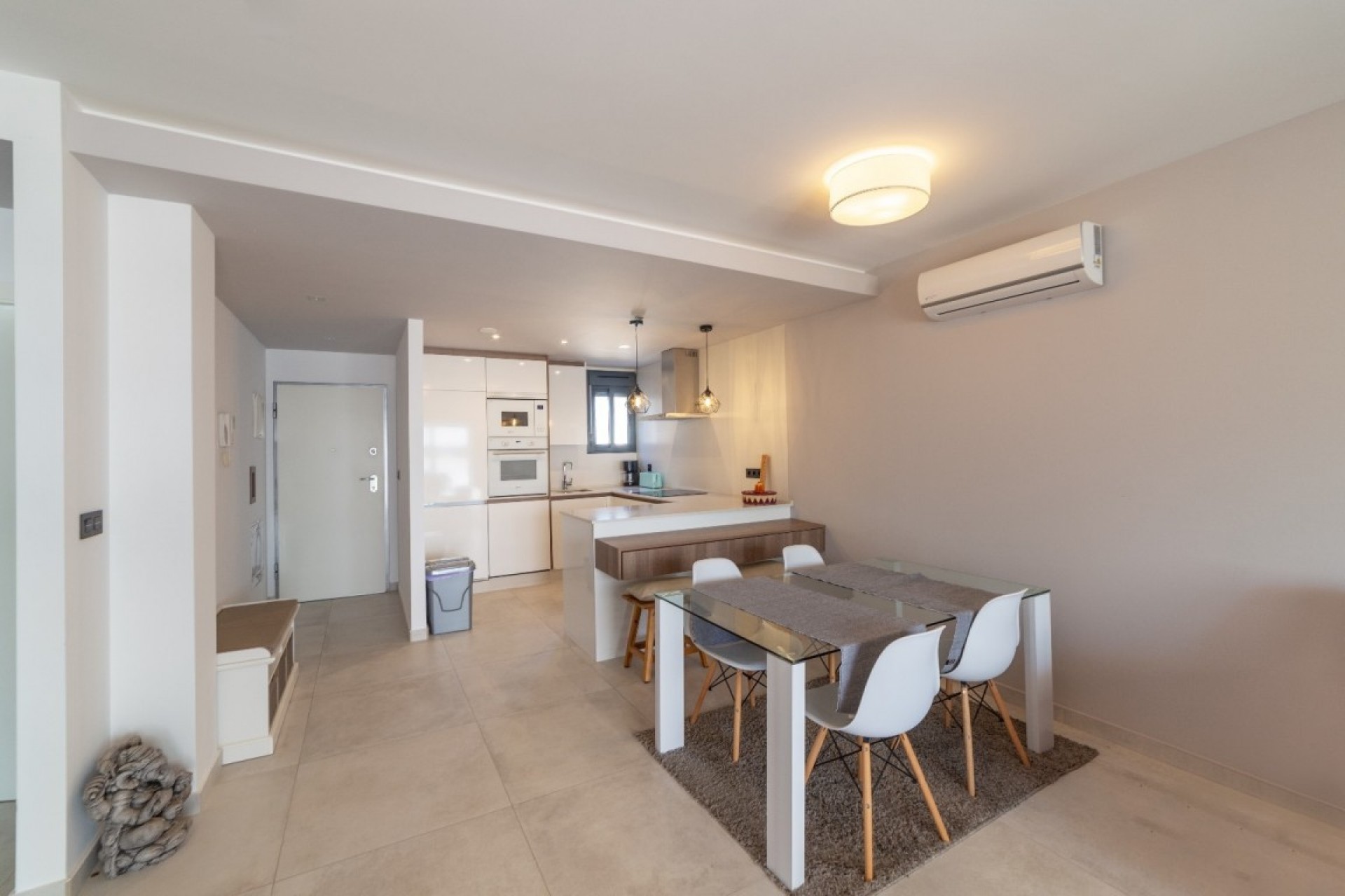 Aus zweiter Hand - Wohnung -
El Raso - Costa Blanca