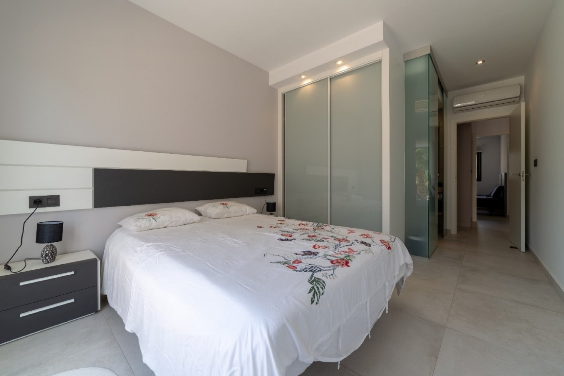 Aus zweiter Hand - Wohnung -
El Raso - Costa Blanca