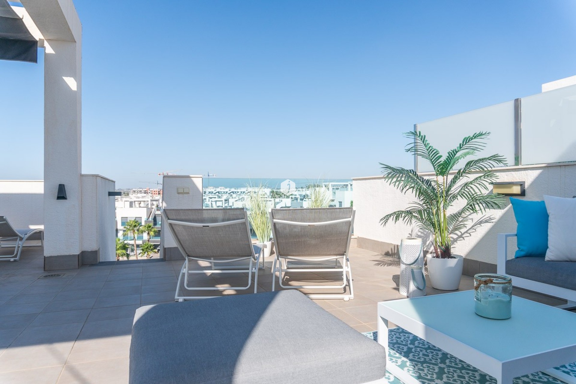 Aus zweiter Hand - Wohnung -
El Raso - Costa Blanca