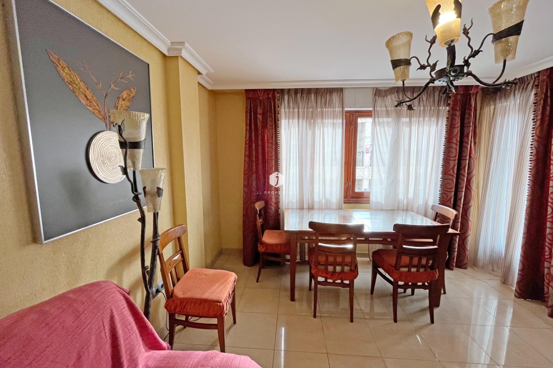 Aus zweiter Hand - Wohnung -
Formentera del Segura - Palacios