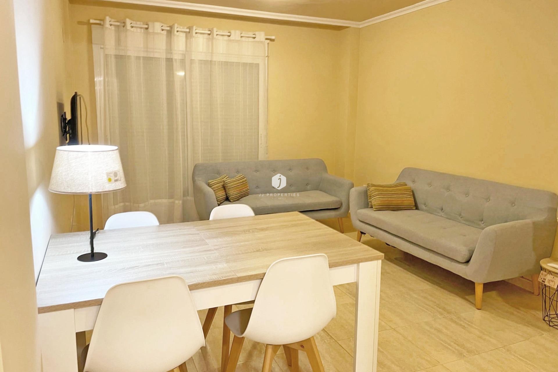 Aus zweiter Hand - Wohnung -
Guardamar del Segura - puerto deportivo