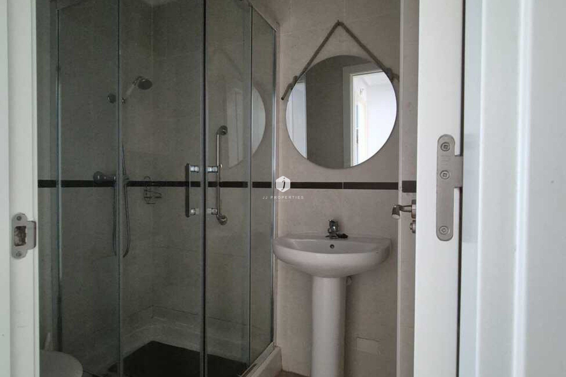 Aus zweiter Hand - Wohnung -
Jacarilla - Costa Blanca