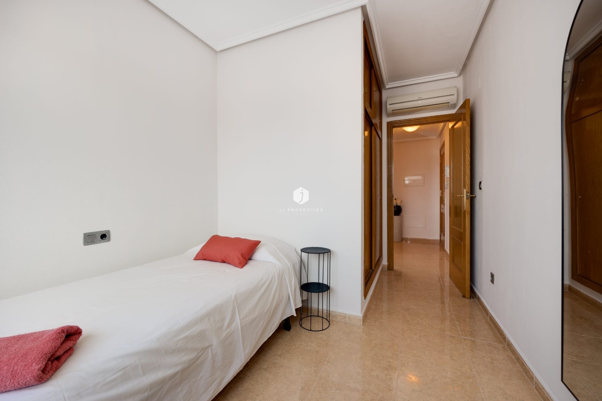 Aus zweiter Hand - Wohnung -
Jacarilla - Inland