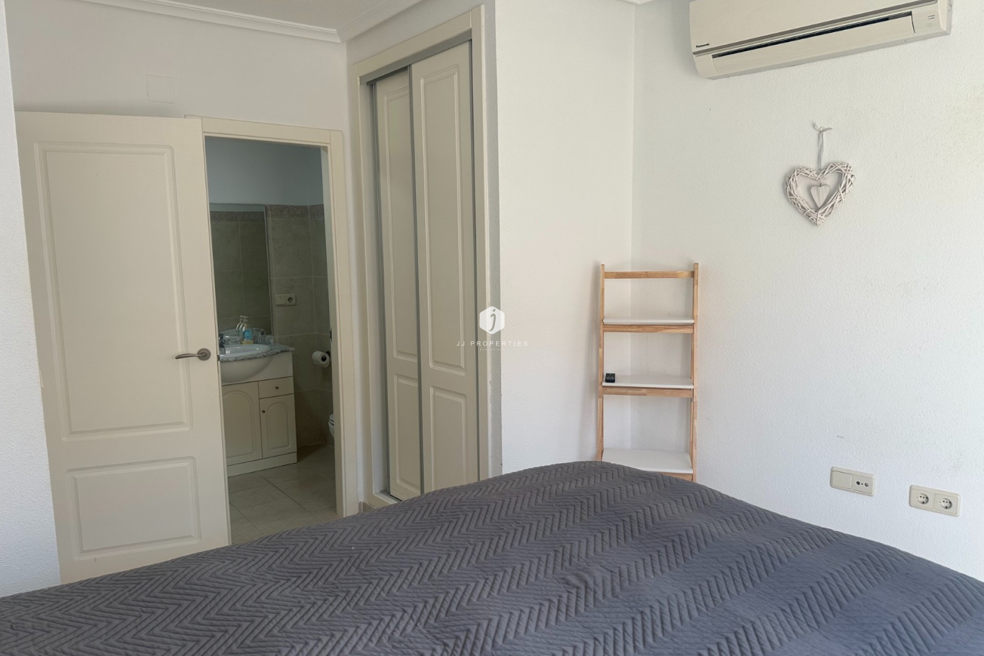 Aus zweiter Hand - Wohnung -
Jacarilla - Inland