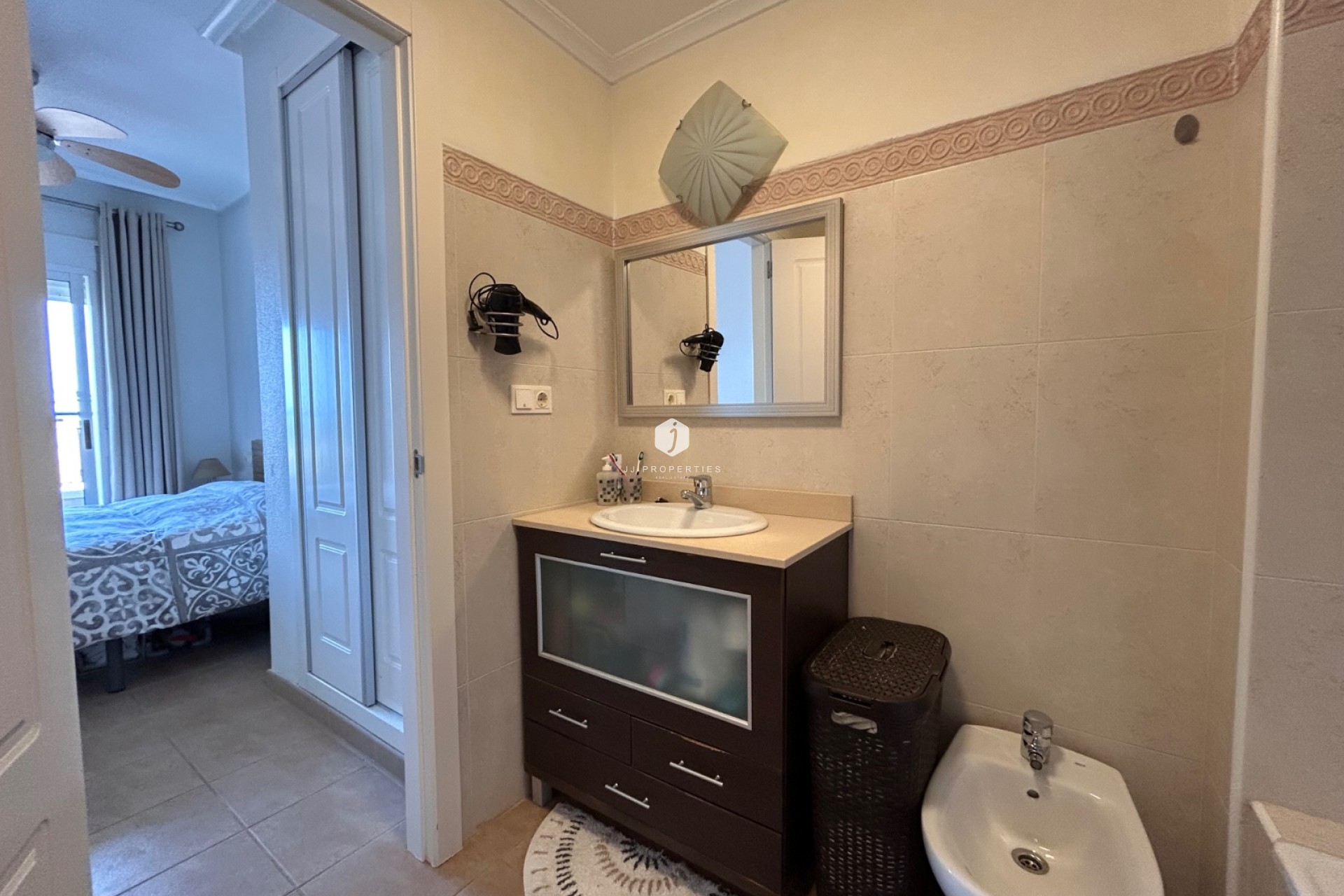 Aus zweiter Hand - Wohnung -
Jacarilla - Inland