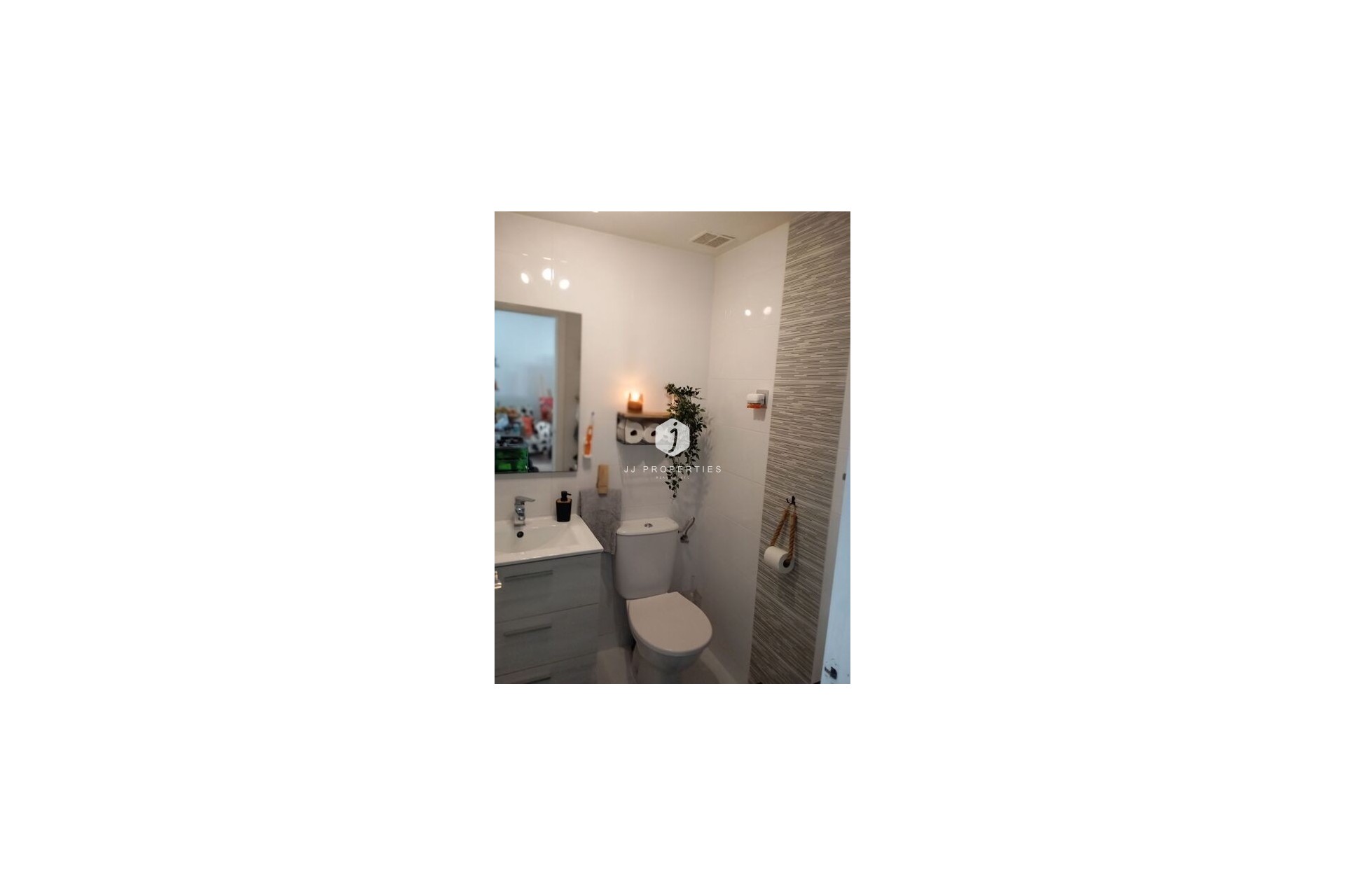 Aus zweiter Hand - Wohnung -
Jacarilla - Inland
