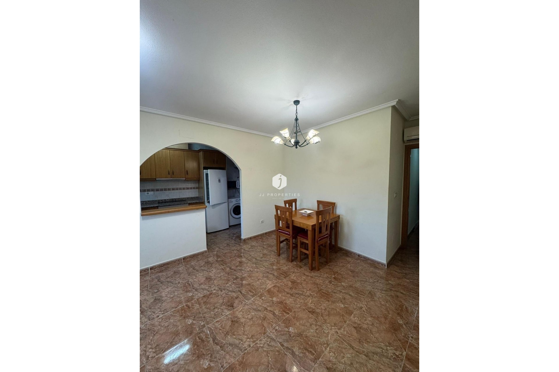 Aus zweiter Hand - Wohnung -
Jacarilla