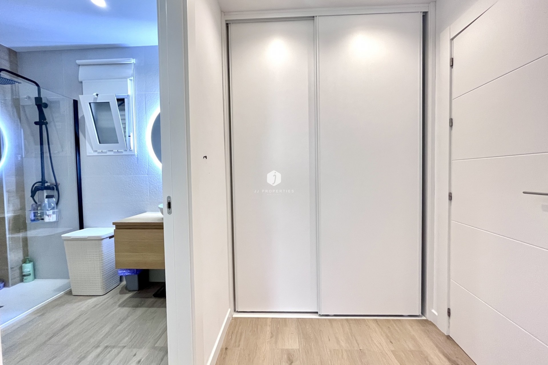 Aus zweiter Hand - Wohnung -
La Mata - Costa Blanca