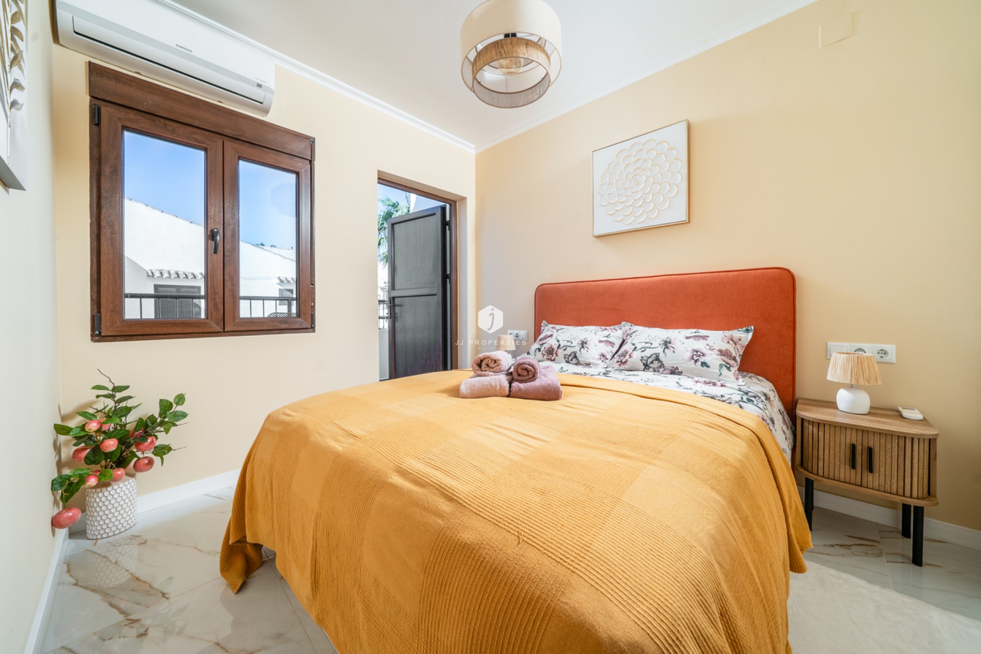 Aus zweiter Hand - Wohnung -
La Mata - Costa Blanca