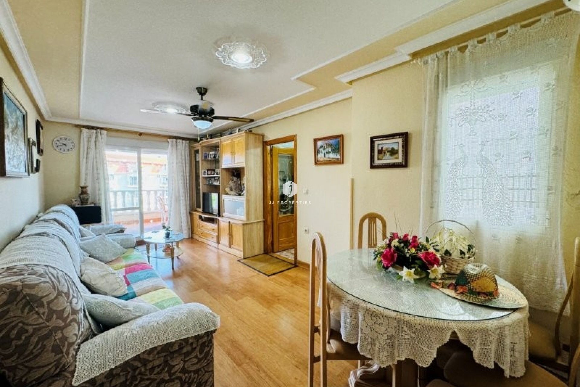 Aus zweiter Hand - Wohnung -
La Mata - Costa Blanca