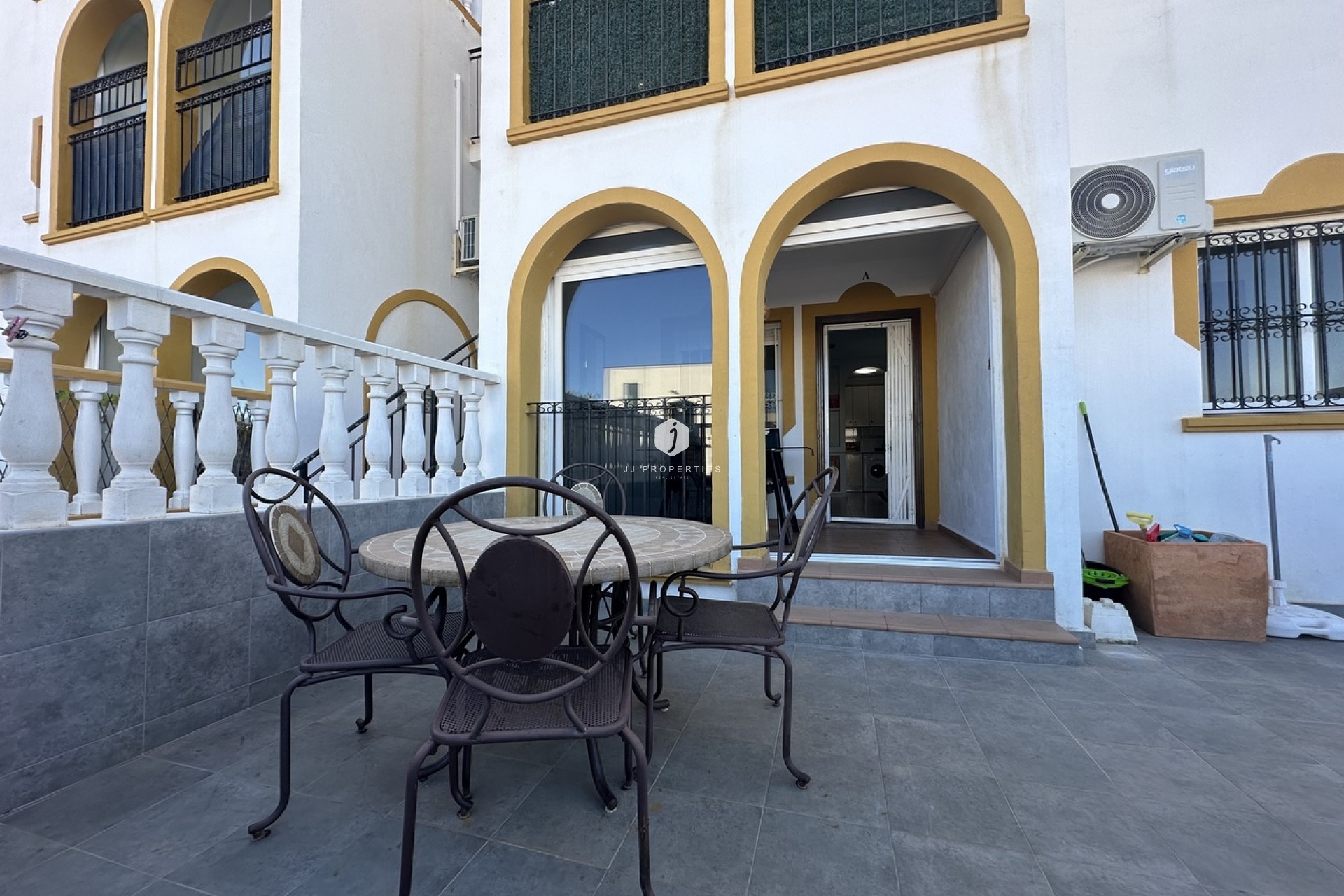 Aus zweiter Hand - Wohnung -
La Zenia - Costa Blanca