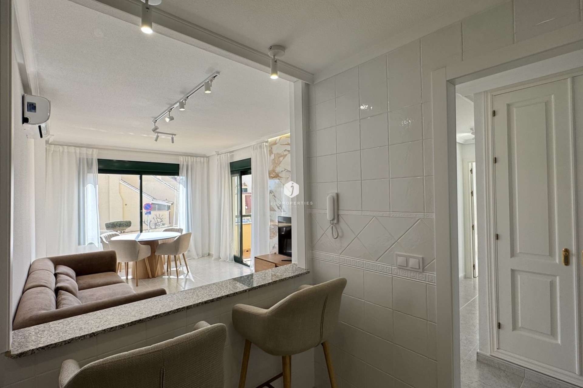 Aus zweiter Hand - Wohnung -
Lomas De Campoamor - Costa Blanca