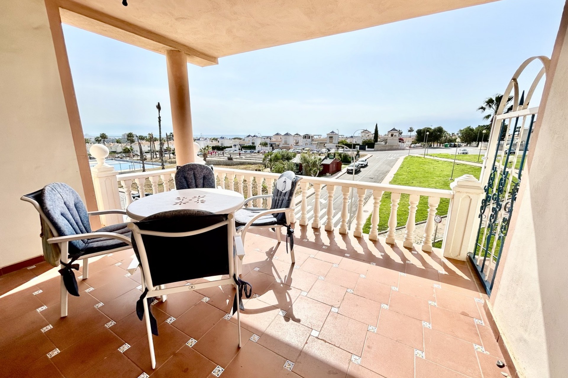 Aus zweiter Hand - Wohnung -
Los Altos - Costa Blanca
