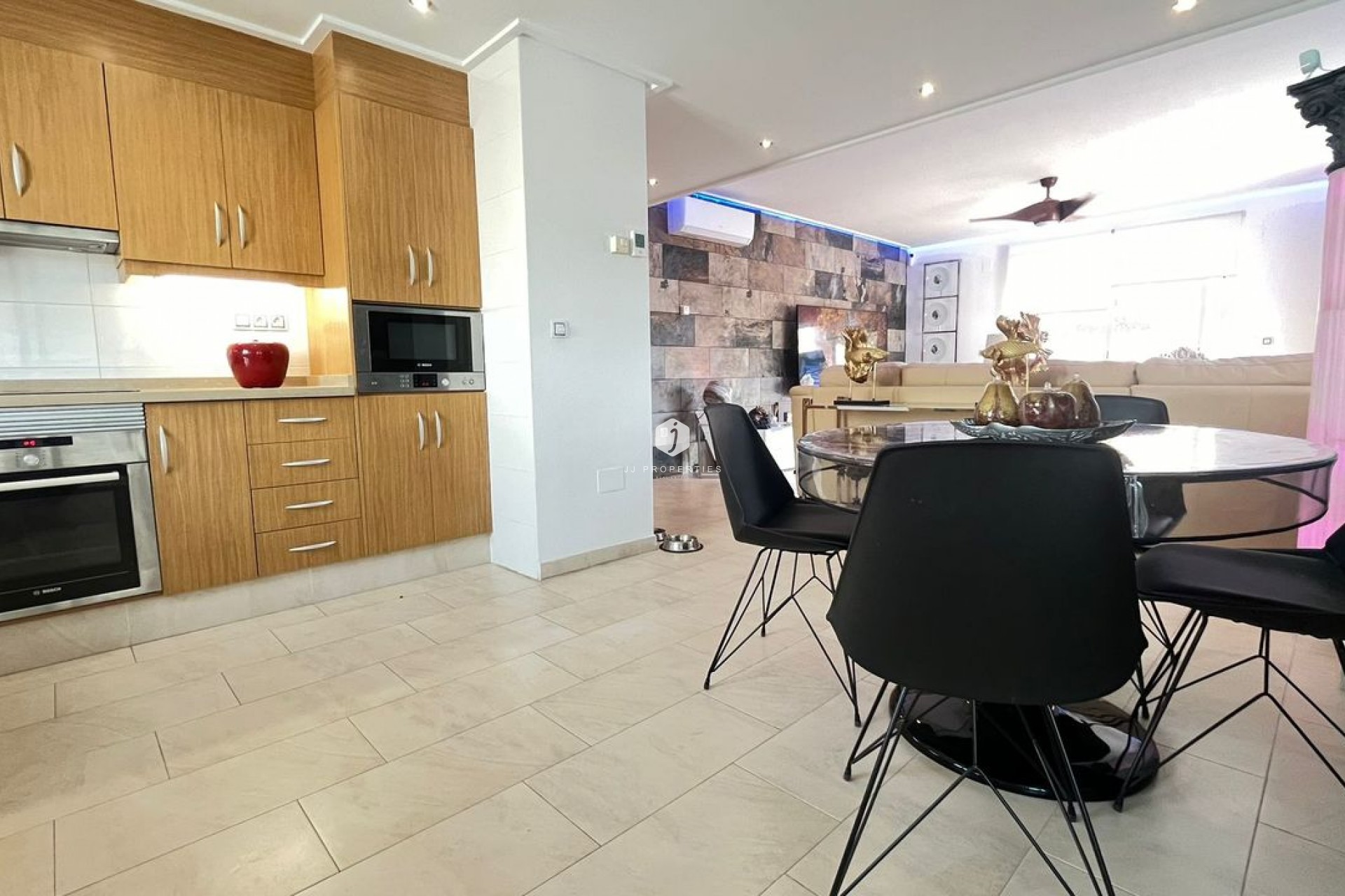 Aus zweiter Hand - Wohnung -
Los Dolses - Inland