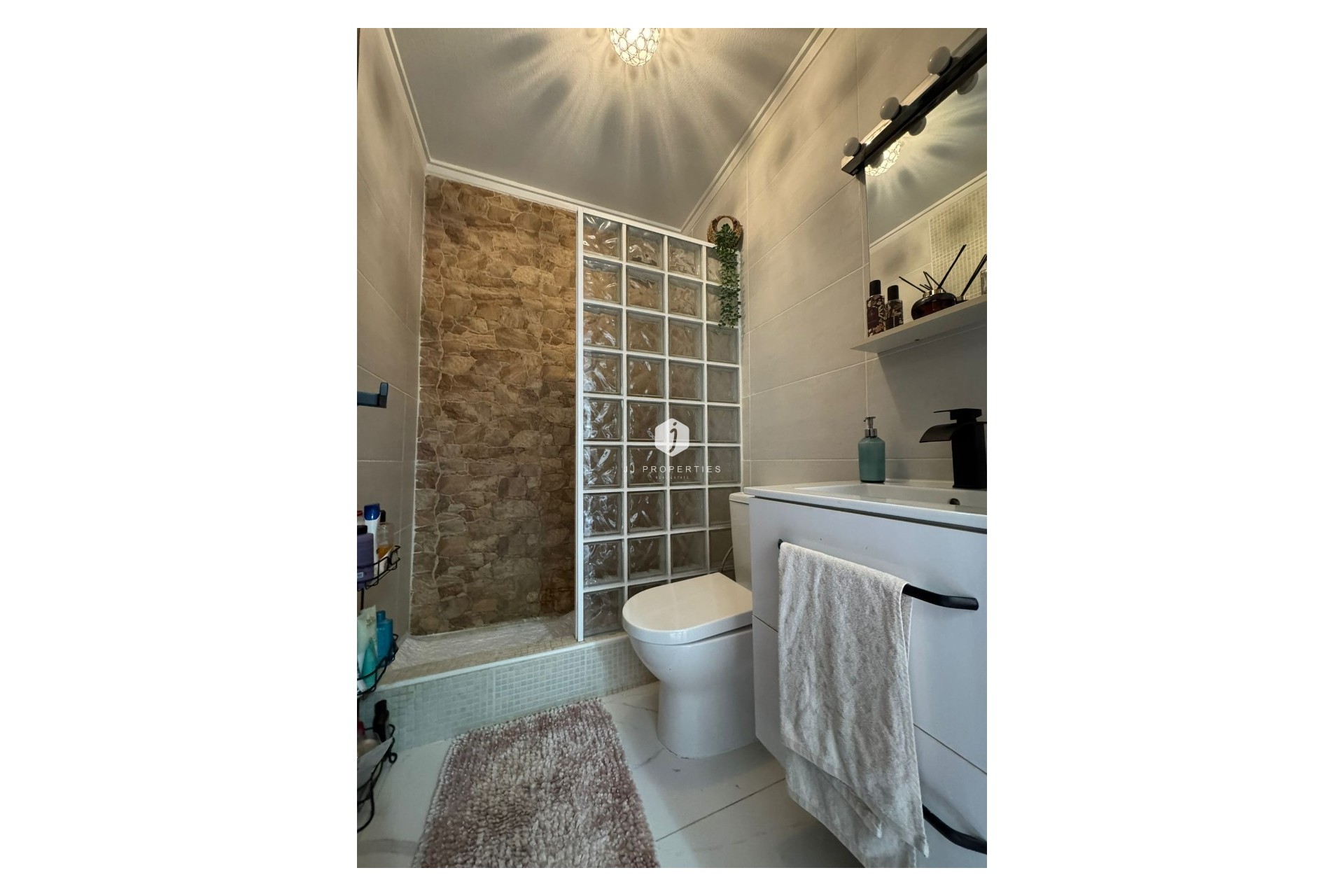 Aus zweiter Hand - Wohnung -
Orihuela Costa - Costa Blanca