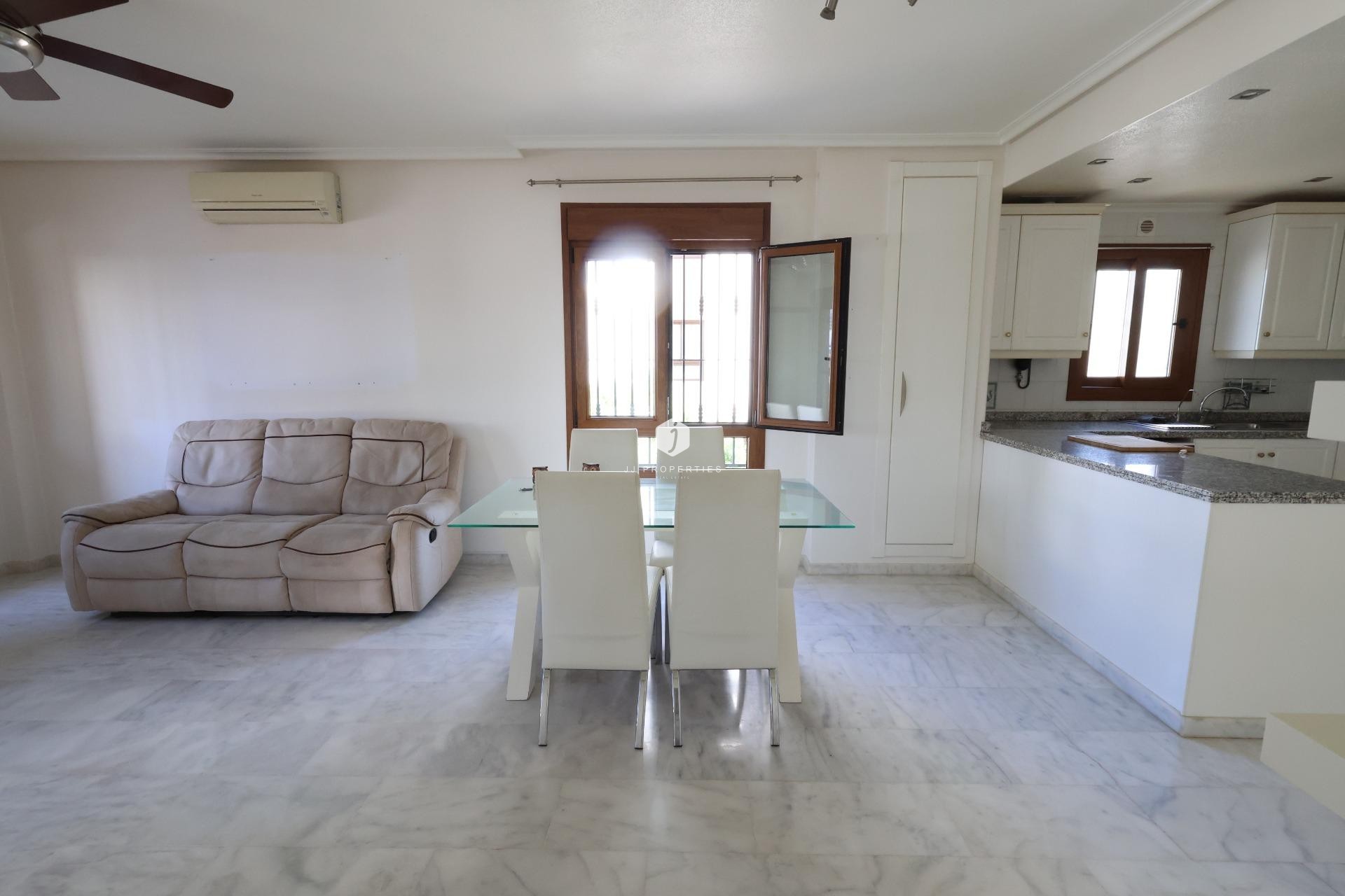 Aus zweiter Hand - Wohnung -
Orihuela Costa - Costa Blanca
