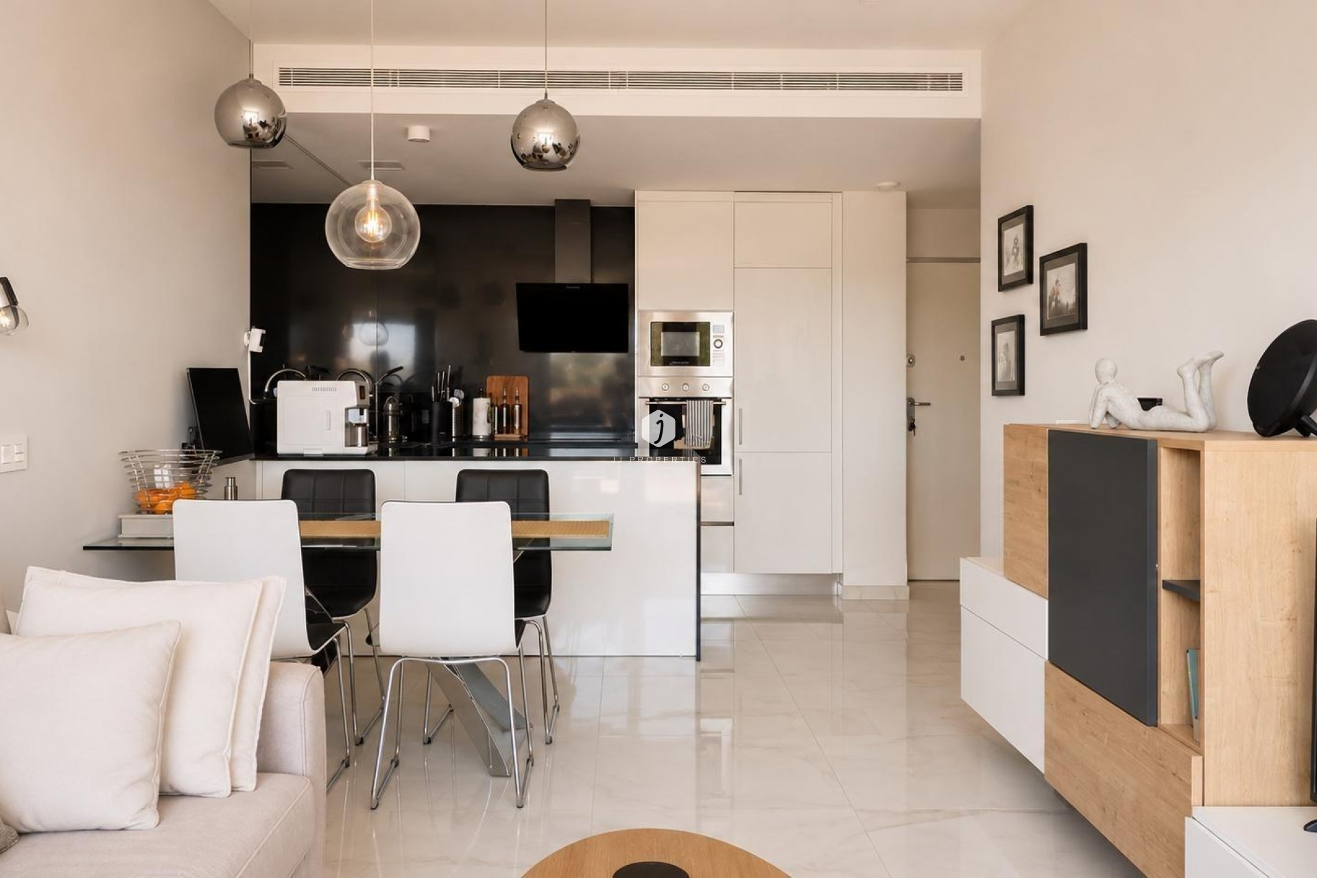 Aus zweiter Hand - Wohnung -
Orihuela Costa - PAU 8