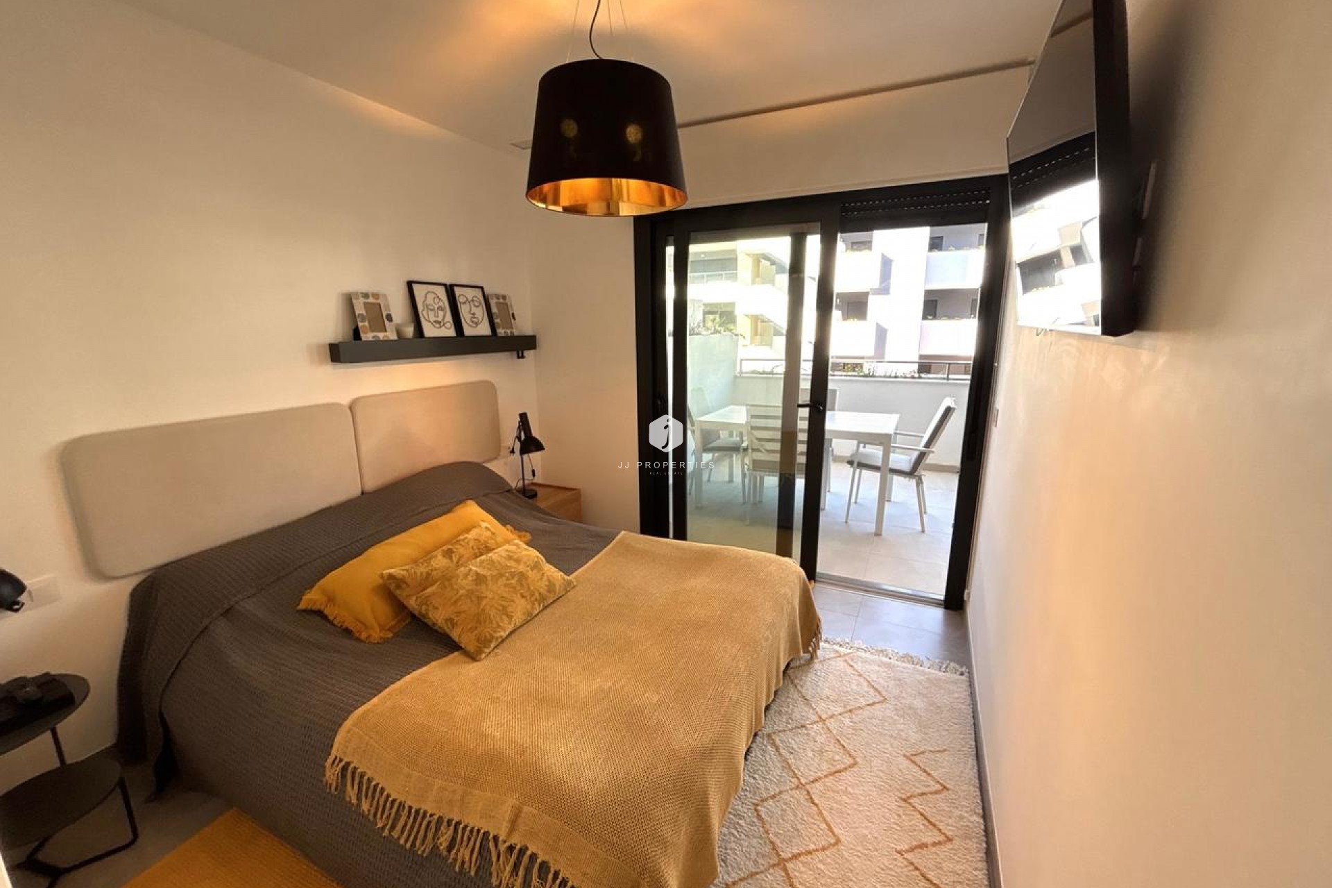 Aus zweiter Hand - Wohnung -
Playa Flamenca - Costa Blanca