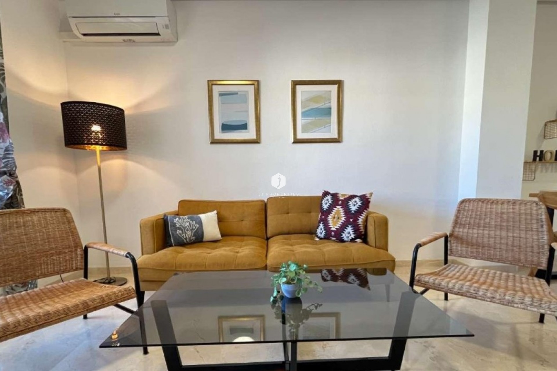 Aus zweiter Hand - Wohnung -
Playa Flamenca - Costa Blanca