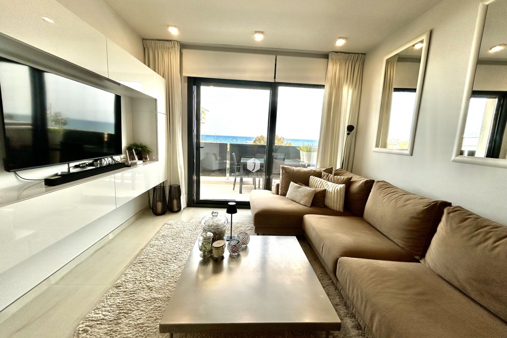 Aus zweiter Hand - Wohnung -
Playa Flamenca - Costa Blanca