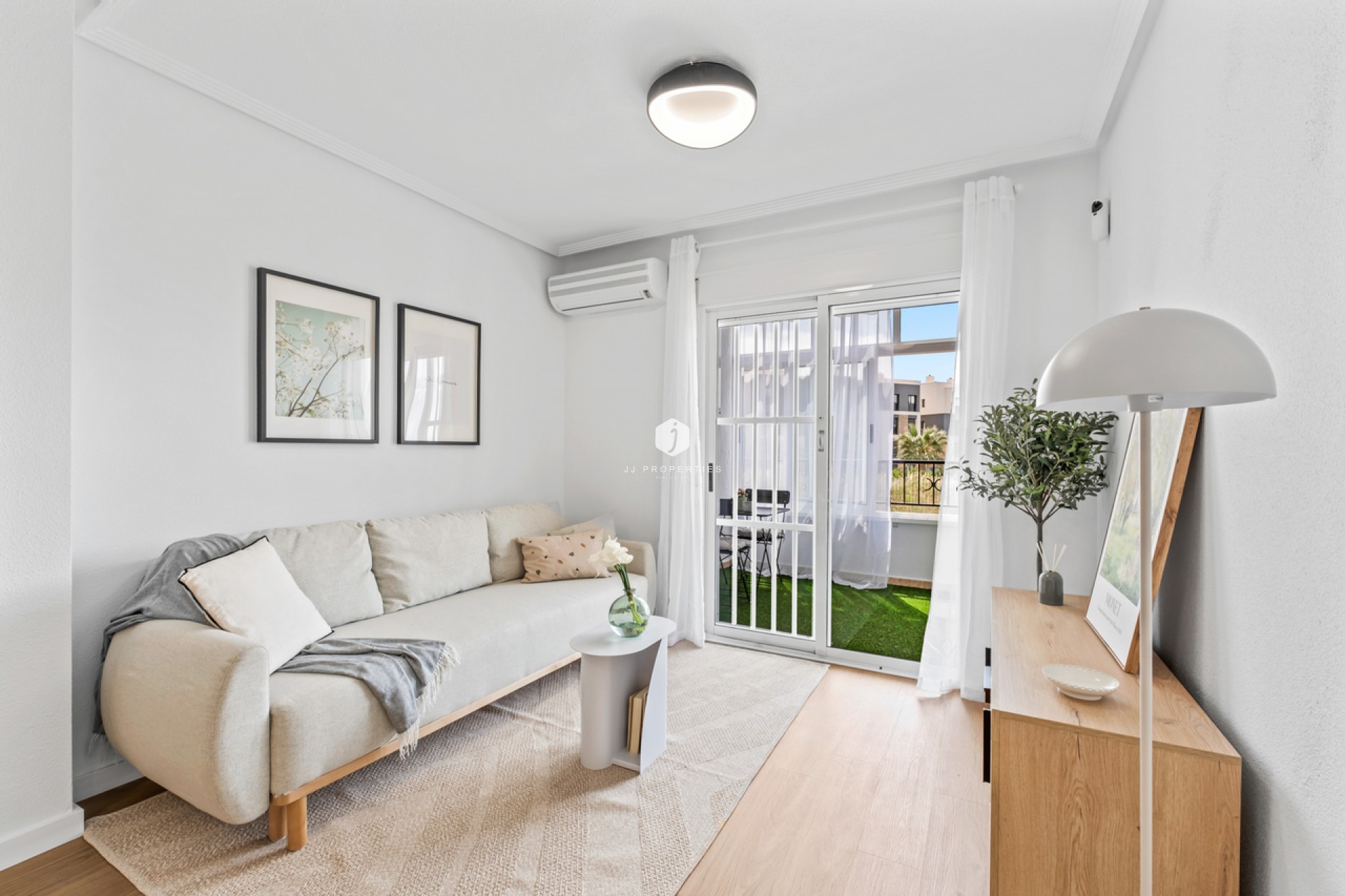 Aus zweiter Hand - Wohnung -
Playa Flamenca - Costa Blanca