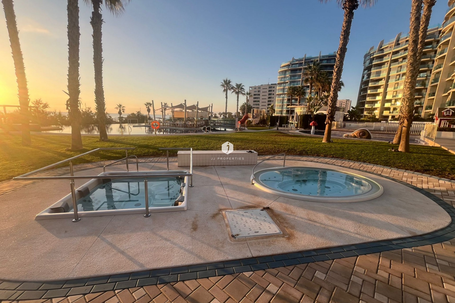 Aus zweiter Hand - Wohnung -
Punta Prima - Costa Blanca