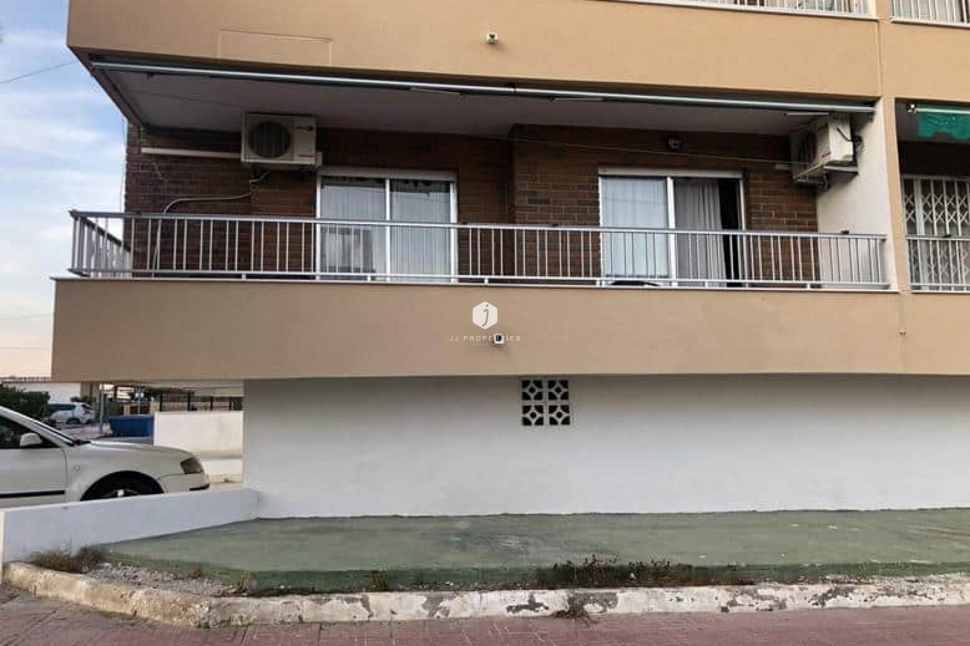 Aus zweiter Hand - Wohnung -
Punta Prima - Costa Blanca