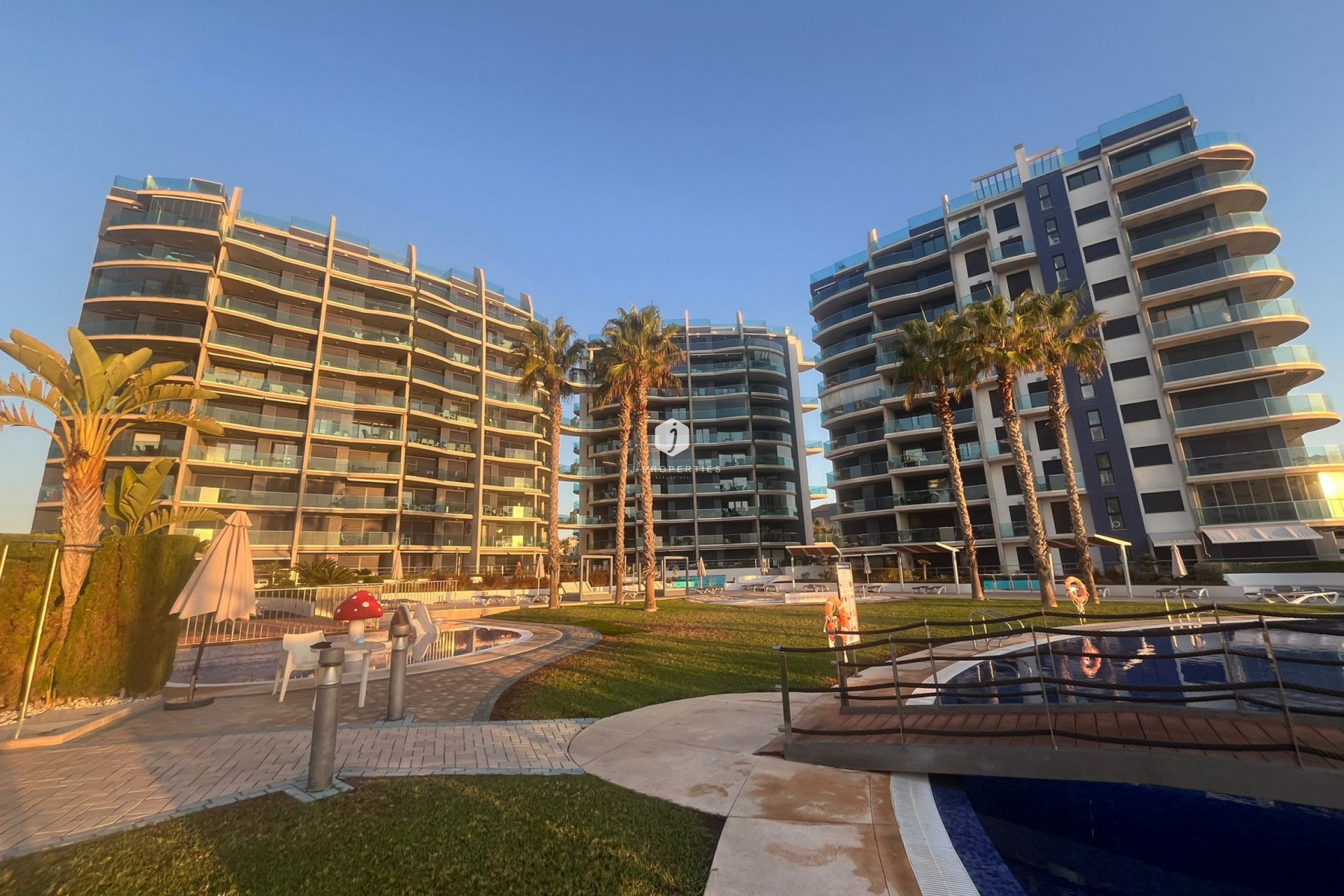 Aus zweiter Hand - Wohnung -
Punta Prima - Costa Blanca
