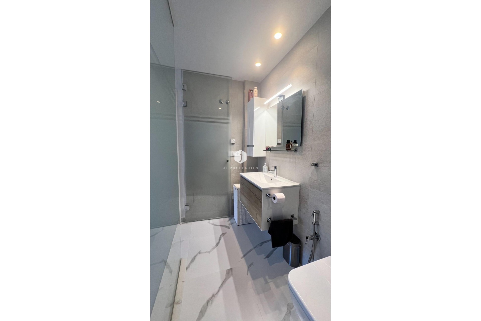 Aus zweiter Hand - Wohnung -
San Miguel de Salinas - Bellavista