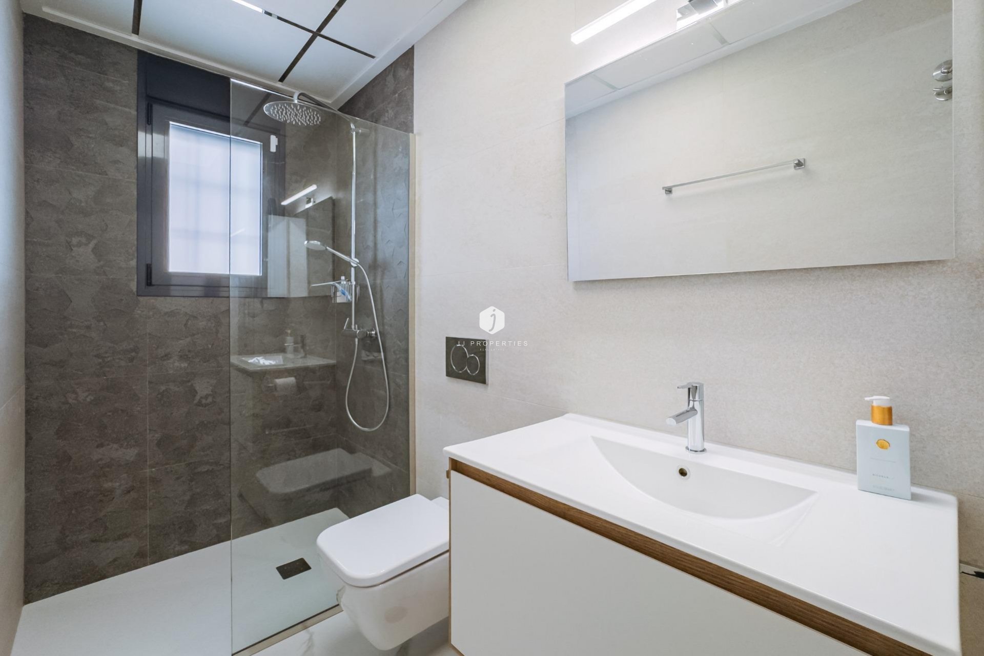 Aus zweiter Hand - Wohnung -
San Miguel de Salinas - Bellavista