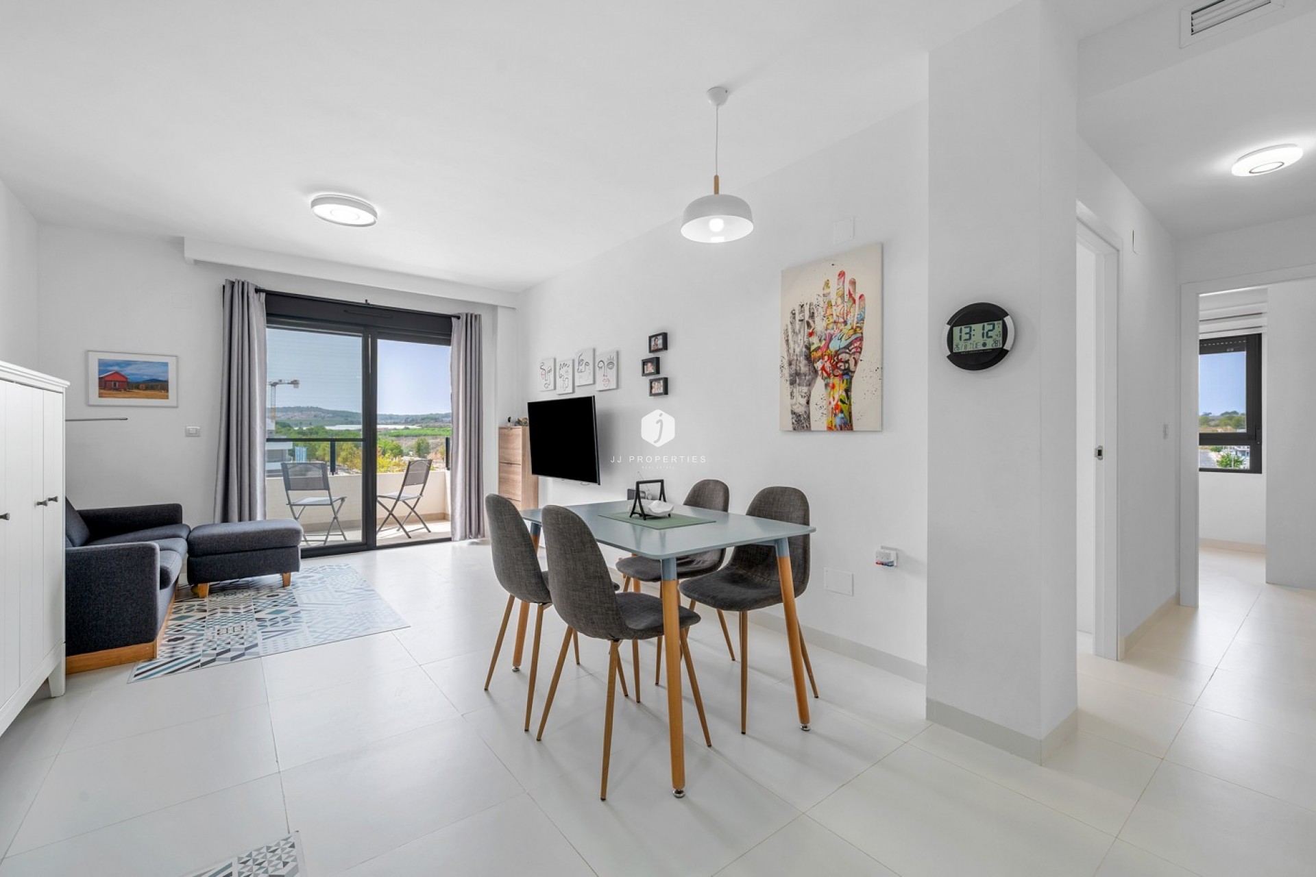 Aus zweiter Hand - Wohnung -
San Miguel de Salinas - Inland