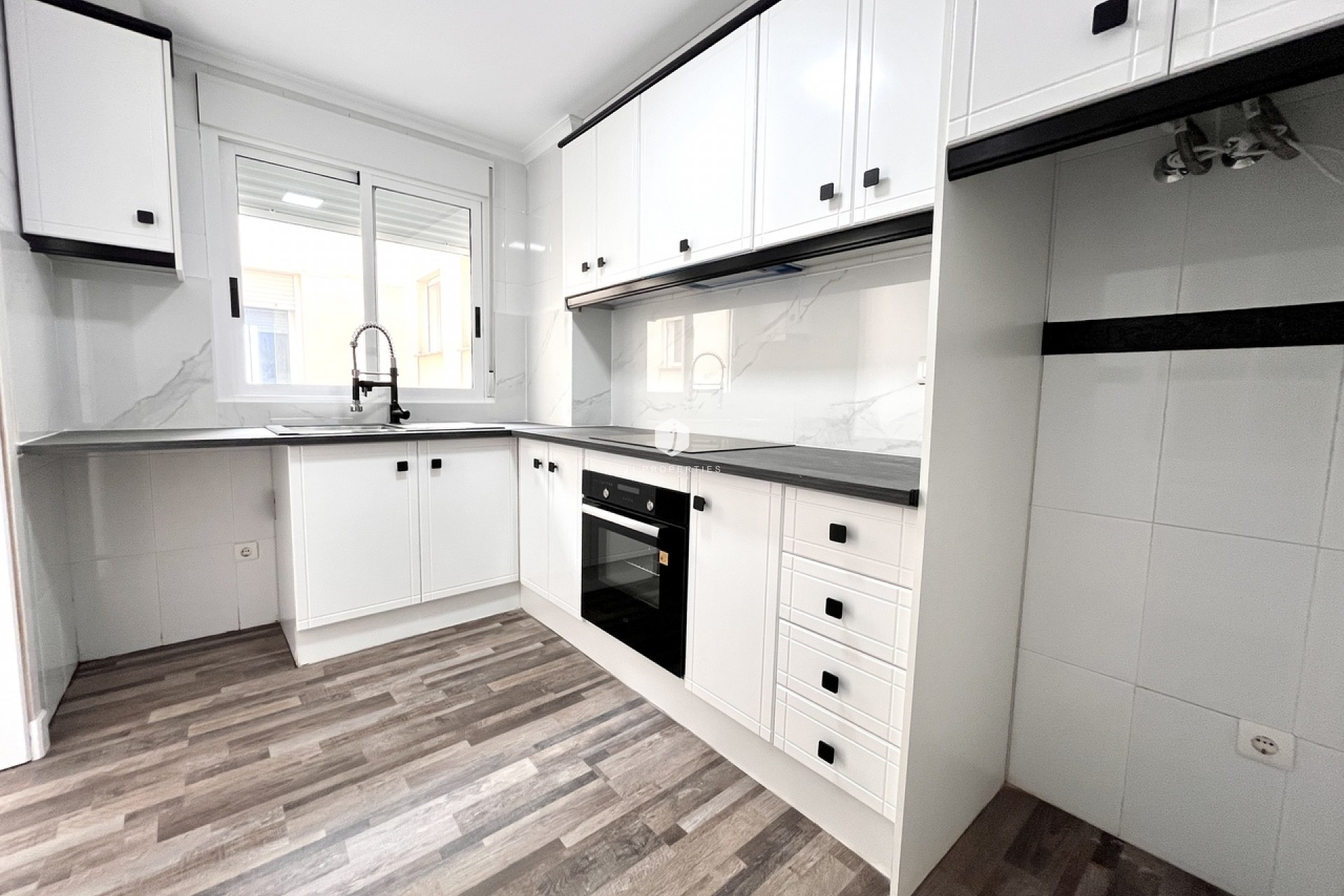 Aus zweiter Hand - Wohnung -
San Miguel de Salinas - Inland