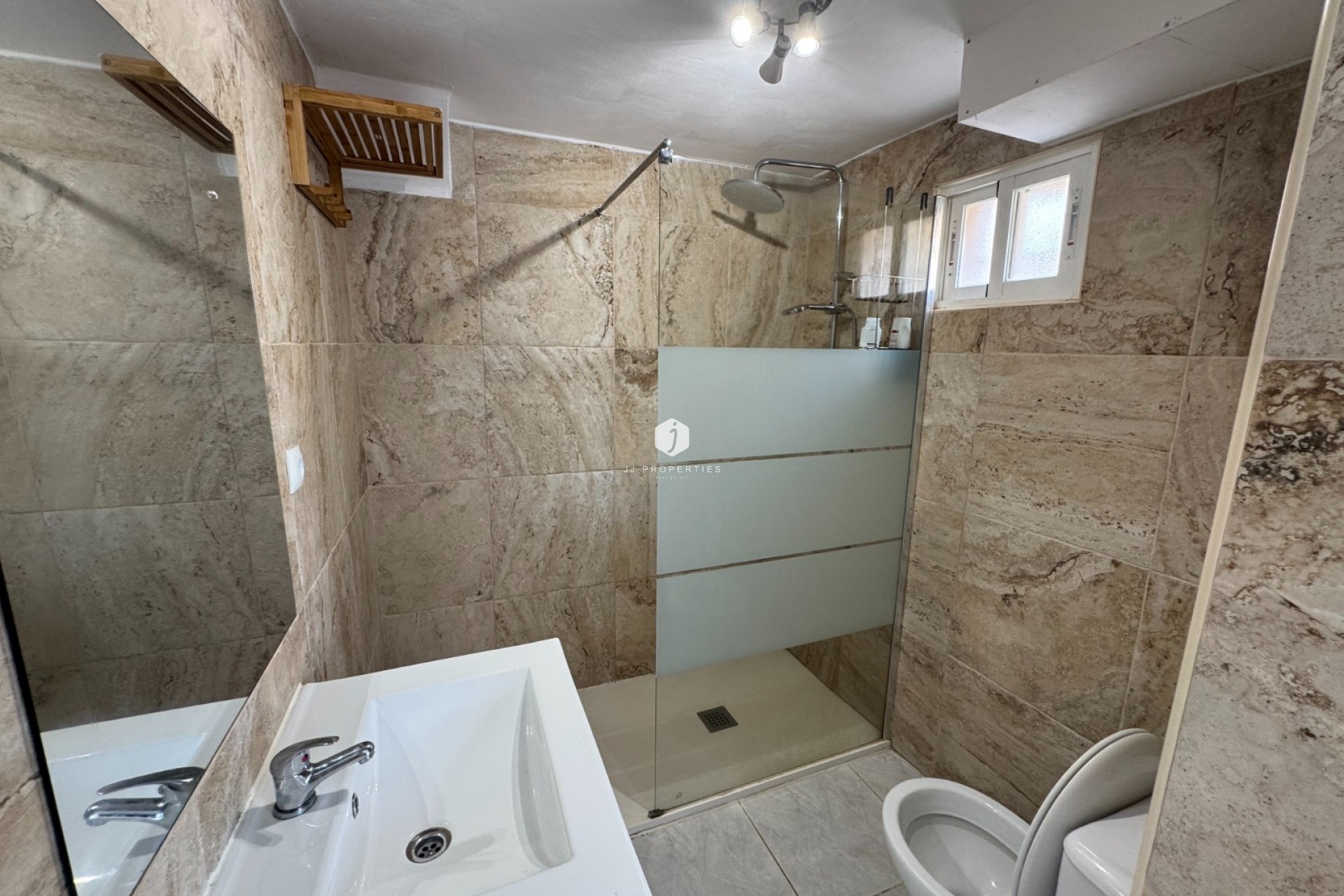 Aus zweiter Hand - Wohnung -
San Miguel de Salinas - Inland