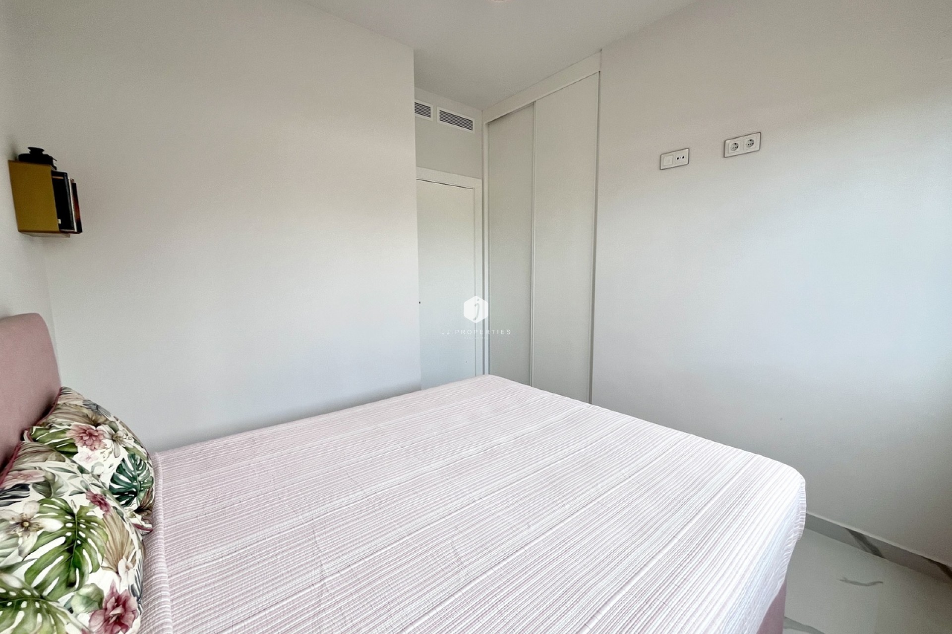 Aus zweiter Hand - Wohnung -
San Miguel de Salinas - Inland