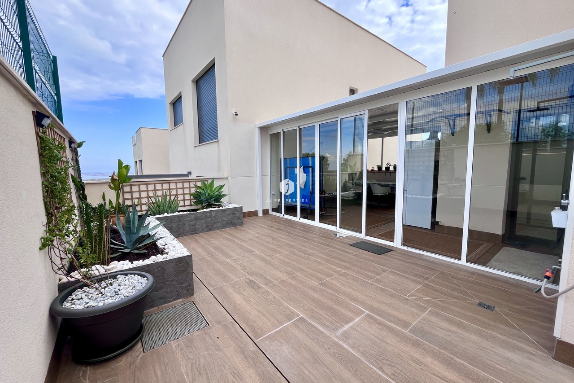 Aus zweiter Hand - Wohnung -
San Miguel de Salinas - Inland