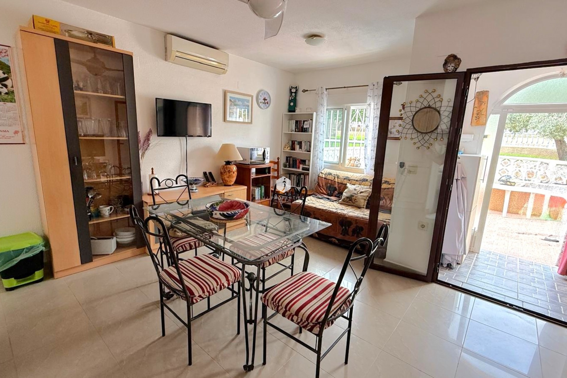 Aus zweiter Hand - Wohnung -
San Miguel de Salinas - Inland