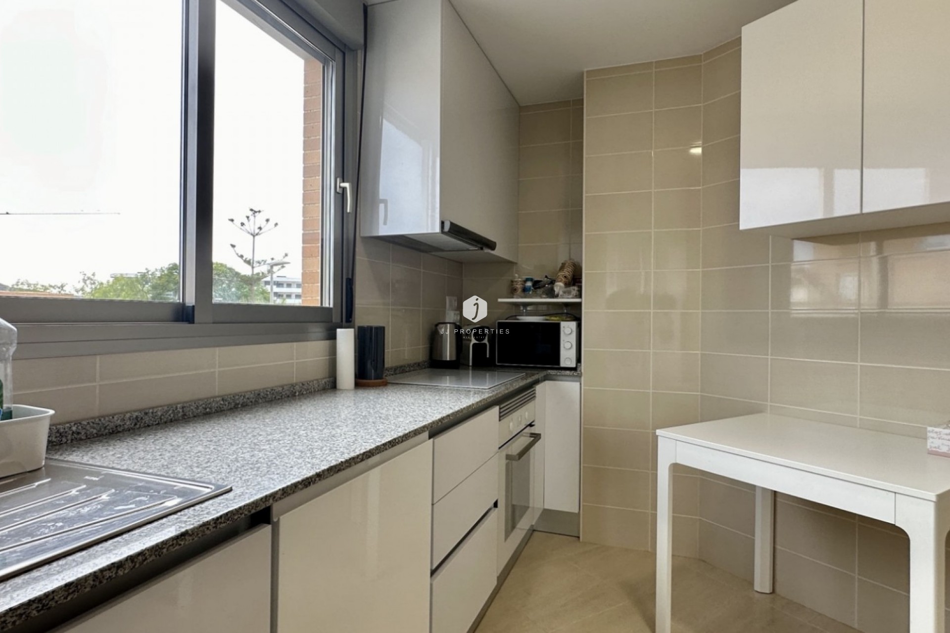 Aus zweiter Hand - Wohnung -
San Miguel de Salinas - Inland