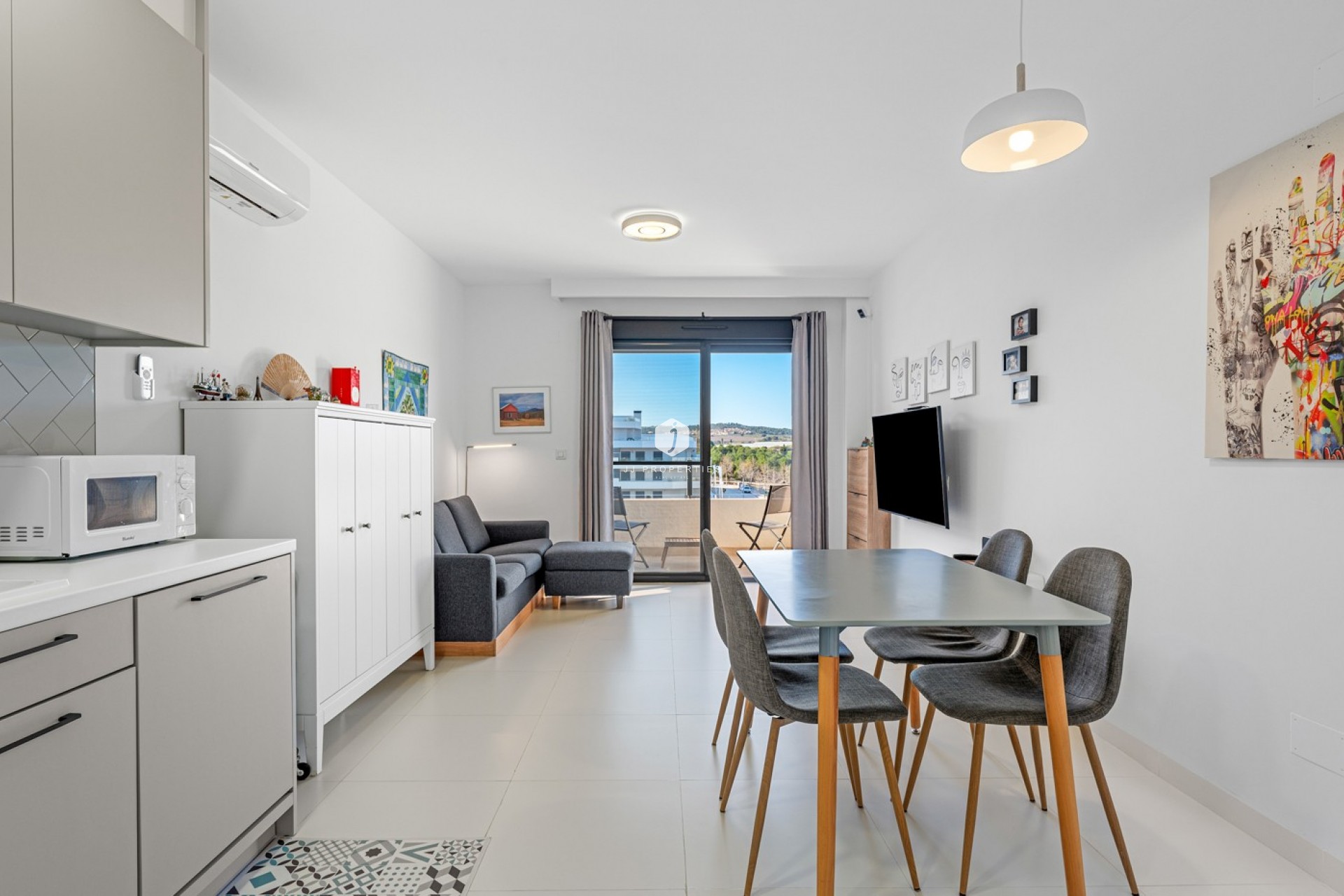 Aus zweiter Hand - Wohnung -
San Miguel de Salinas - Inland