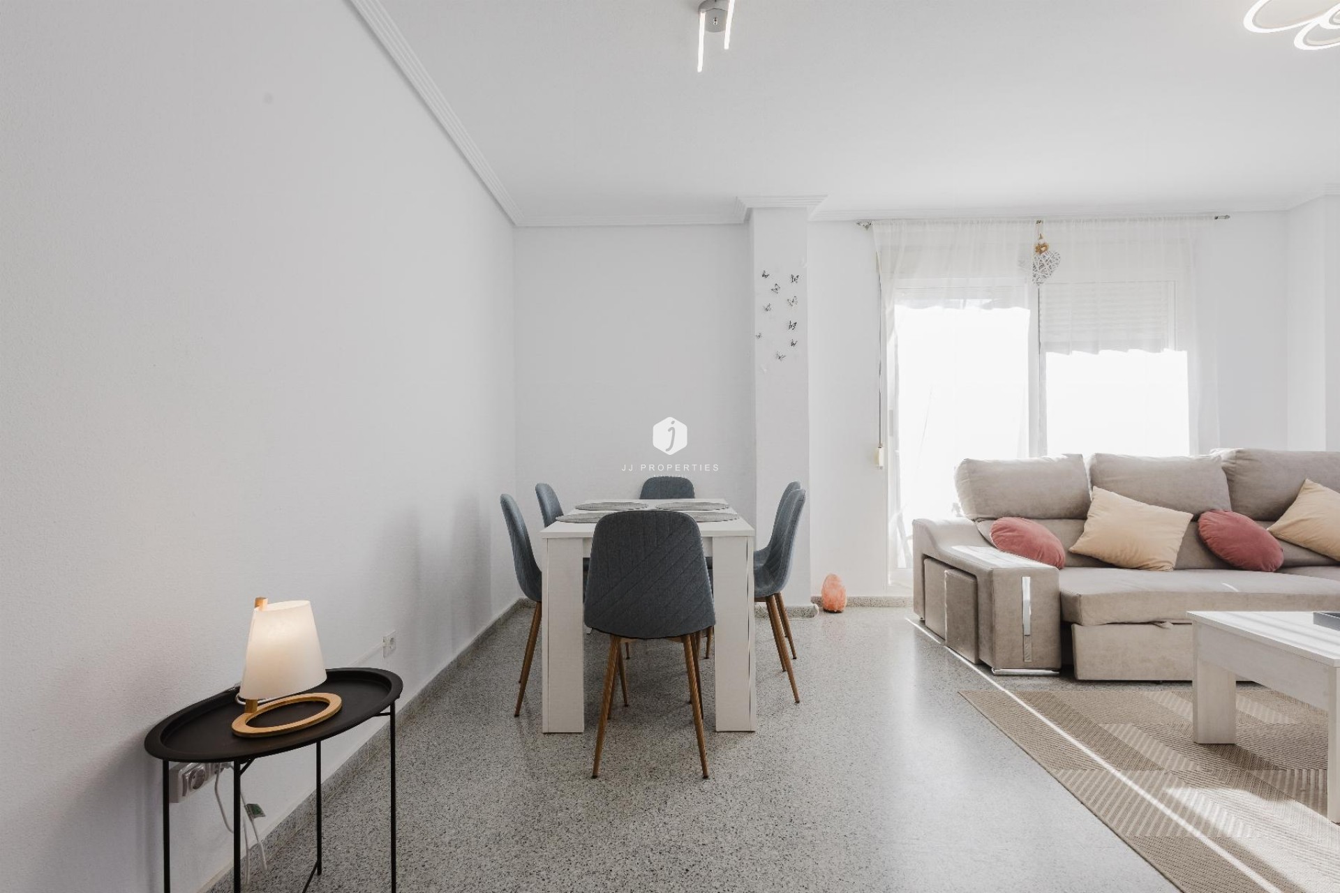 Aus zweiter Hand - Wohnung -
San Miguel de Salinas - Inland